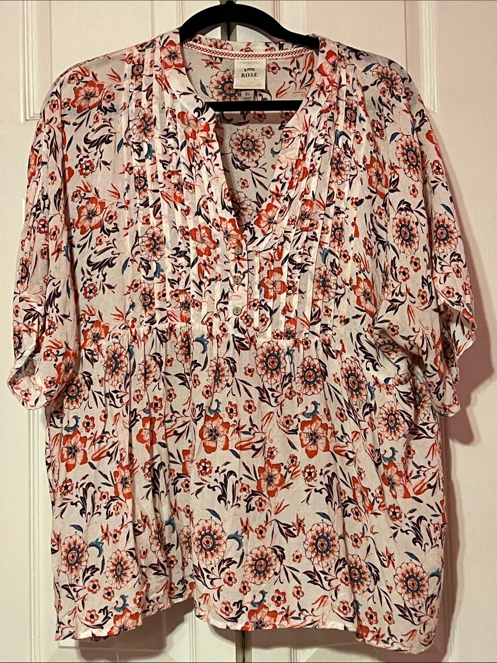 Knox Rose Cream & Coral Floral Print Size XL V-Neck